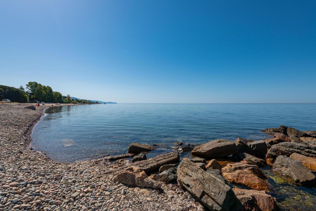 La Casa Davanti Al Mare Куарту-Сант'Элена Экстерьер фото