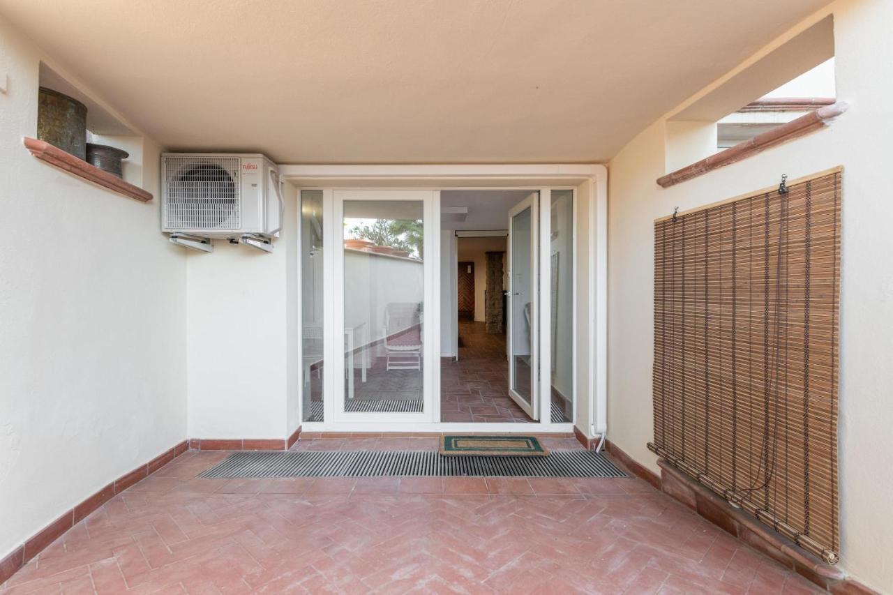 La Casa Davanti Al Mare Куарту-Сант'Элена Экстерьер фото