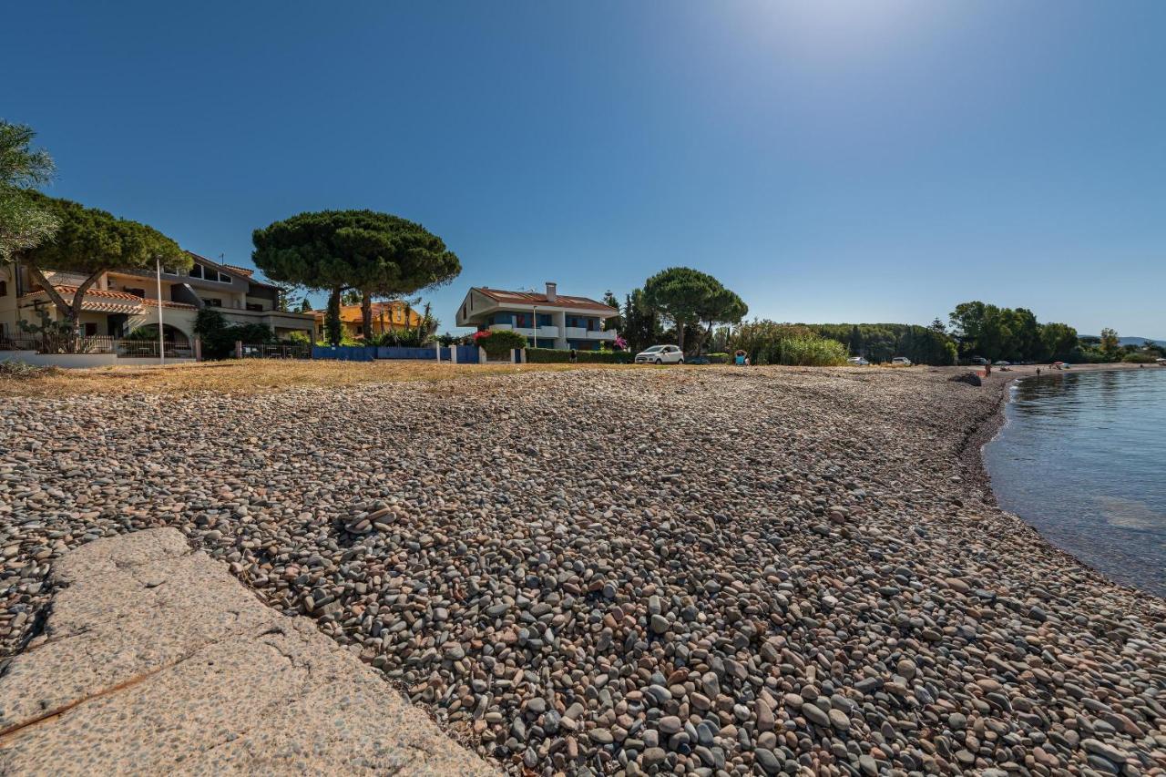 La Casa Davanti Al Mare Куарту-Сант'Элена Экстерьер фото